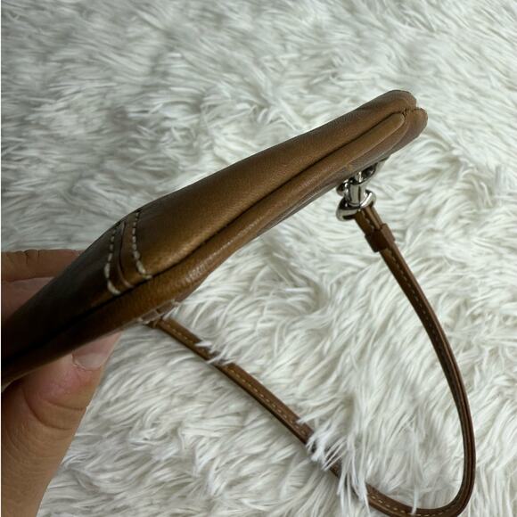 y2k COACH Leather Brown Wristlet - Picture 5 of 9